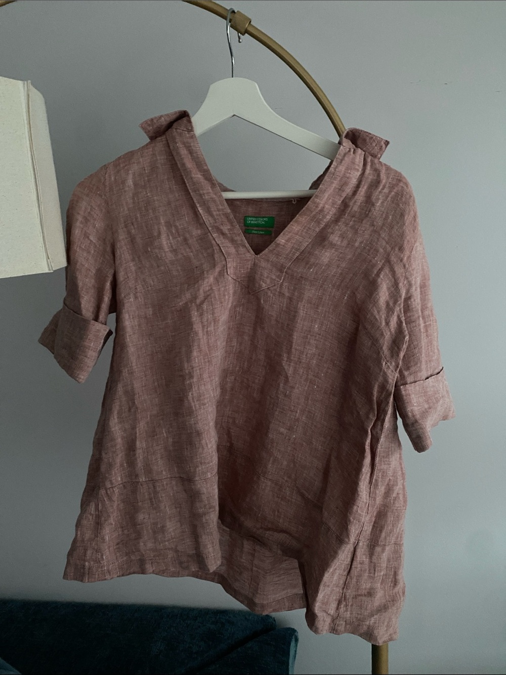 Linen V-Neck Roll-Sleeve Top in Dusty Rose